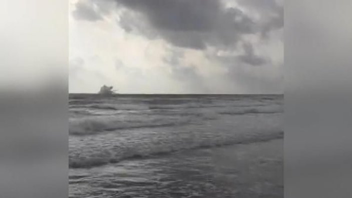 İspanya’da savaş uçağının denize düşme anı kamerada
