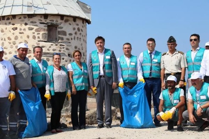 Bodrum'da hükümlüler çevre temizliği yaptı