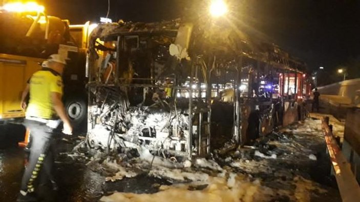 TEM'de otobüs alev alev yandı
