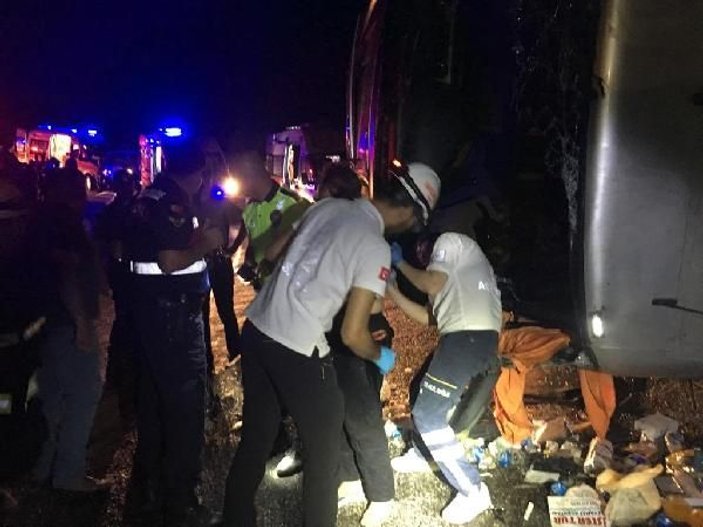 Antalya'da tur otobüsü devrildi: 1 ölü 29 yaralı