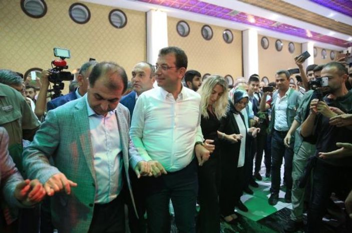 Ekrem İmamoğlu, Batman’da nikah şahidi oldu