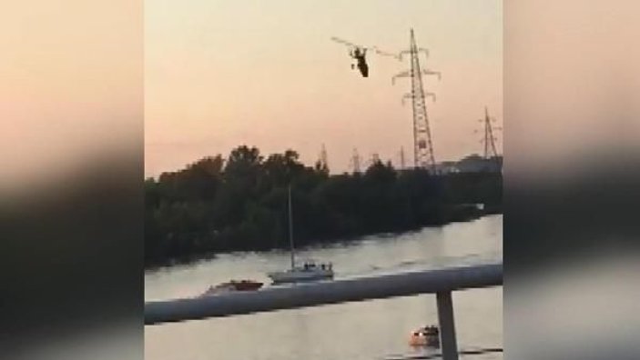 Rusya’da helikopter, elektrik hattına takılıp nehre düştü