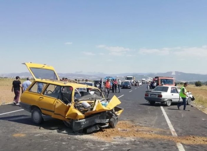 Burdur’da trafik kazası : 1 ölü, 9 yaralı