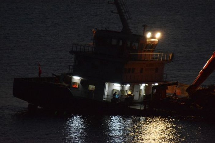 Türk gemisi Bozcaada açıklarında su alıyor