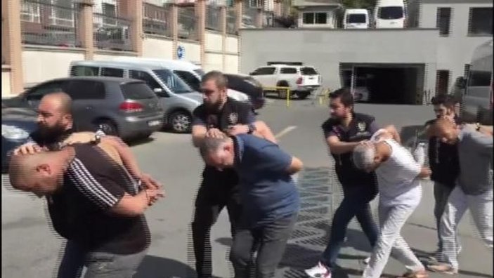 Kadıköy'de senet çetesinin saldırı anları kamerada
