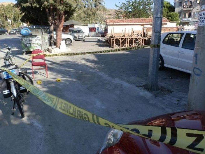 Foça'da kafeterya sahibi silahlı saldırıda yaralandı