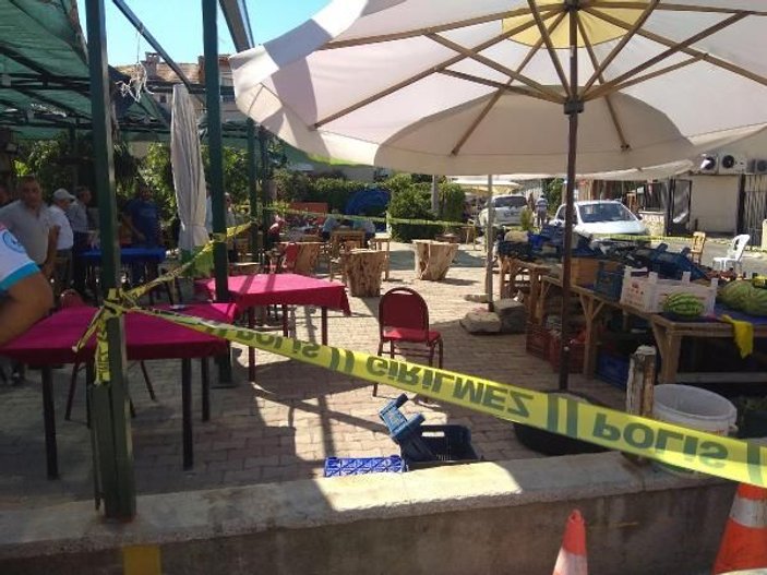 Foça'da kafeterya sahibi silahlı saldırıda yaralandı