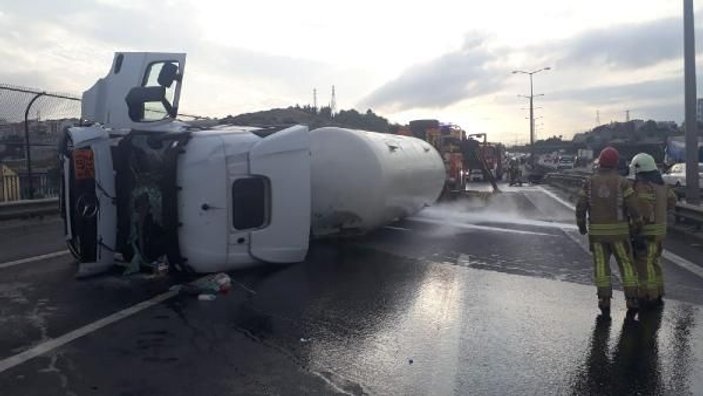 TEM Altınşehir'de tanker devrildi