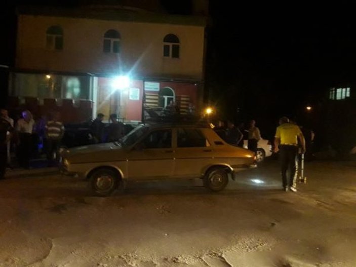 Adana'da otomobilin çarptığı çocuk yaralandı