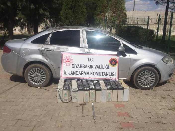 Diyarbakır'da baz istasyonundan akü çalan hırsızlar tutuklandı