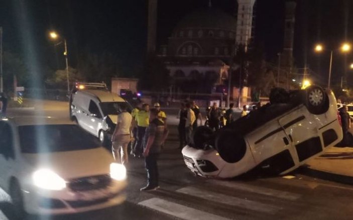Diyarbakır’da sivil polis otosu kaza yaptı