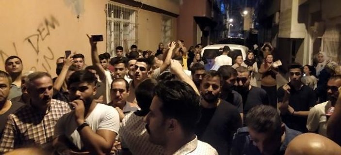 Adana'da çocuk tacizcisinin evini mahalleli yakmak istedi
