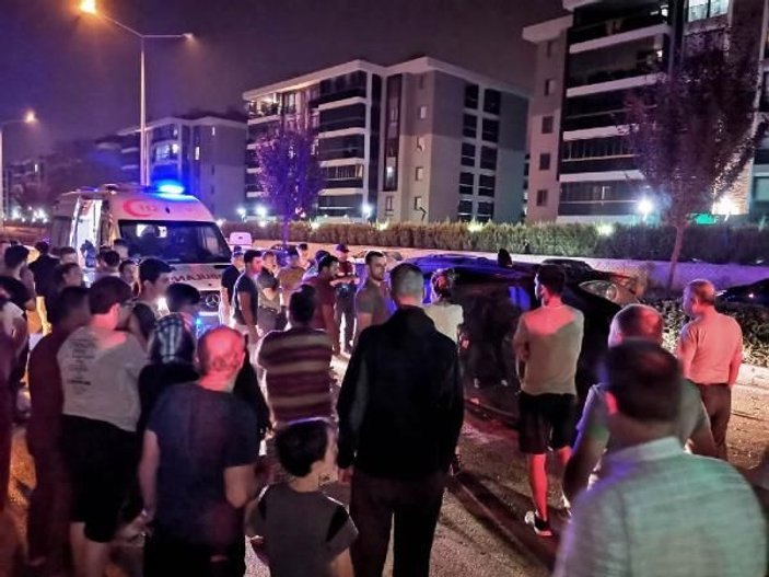 Bursa'da bir sürücü köpeğe çarpmamak için kaza yaptı