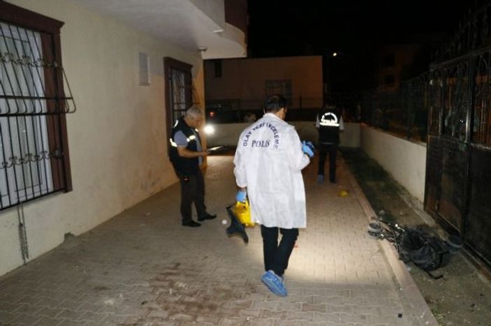 Adana'da husumetlilerin kavgası kanlı bitti: 2 yaralı