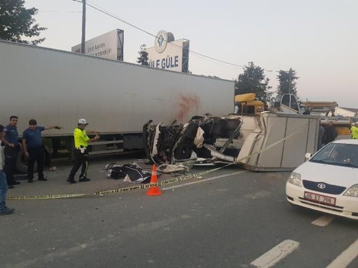 Rize'de kamyon tıra arkadan çarptı: 1 ölü