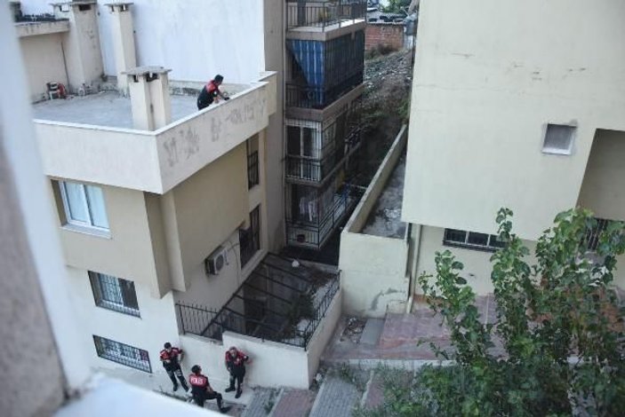 İzmir'de bir mahallede silah sesleri: 5 gözaltı