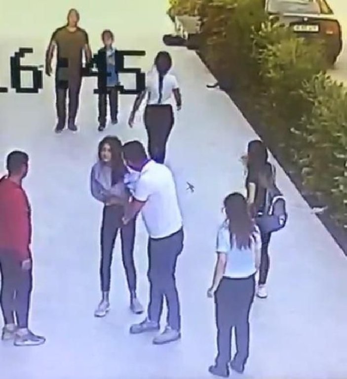 İzmir'de kız öğrencilerin tekme tokat kavgası