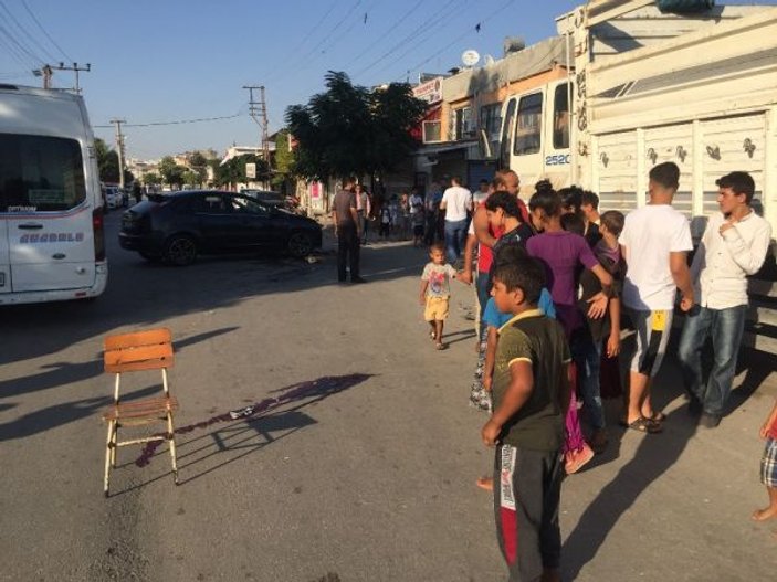 Adana'da otomobile çarpan motosiklet sürücüsü öldü