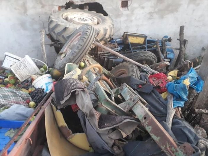 Sakarya'da traktör duvara çarptı: 1 ölü