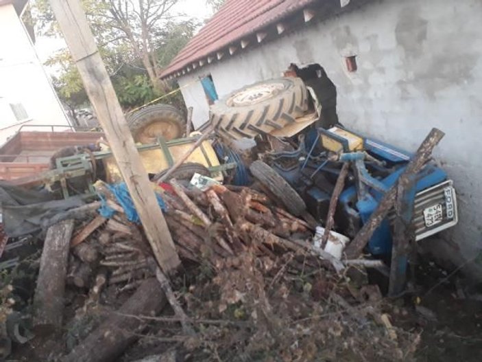 Sakarya'da traktör duvara çarptı: 1 ölü