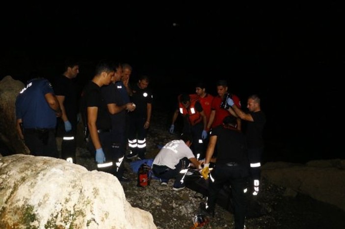 Adana'da genç kız yüzmek için girdiği gölde boğuldu