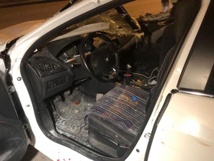 Ankara’da otomobil kamyonete arkadan çarptı