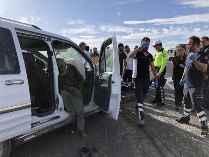 Konya’da iki kamyonet çarpıştı: 8 yaralı
