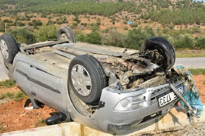 Aydın'da otomobil refüje çarpıp takla attı