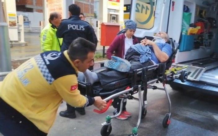 Kocaeli'de uyuyakalan sürücü 2 kişiye çarparak yaraladı