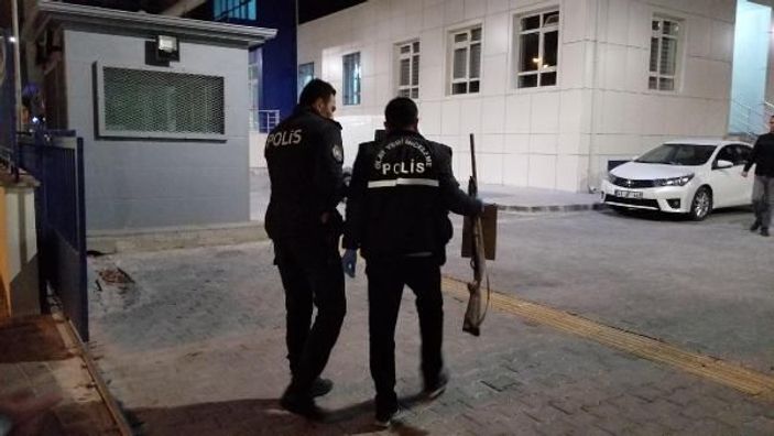 Polis merkezi önünde tüfekle ateş açan kişi tutuklandı -2
