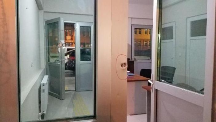 Polis merkezi önünde tüfekle ateş açan kişi tutuklandı -3