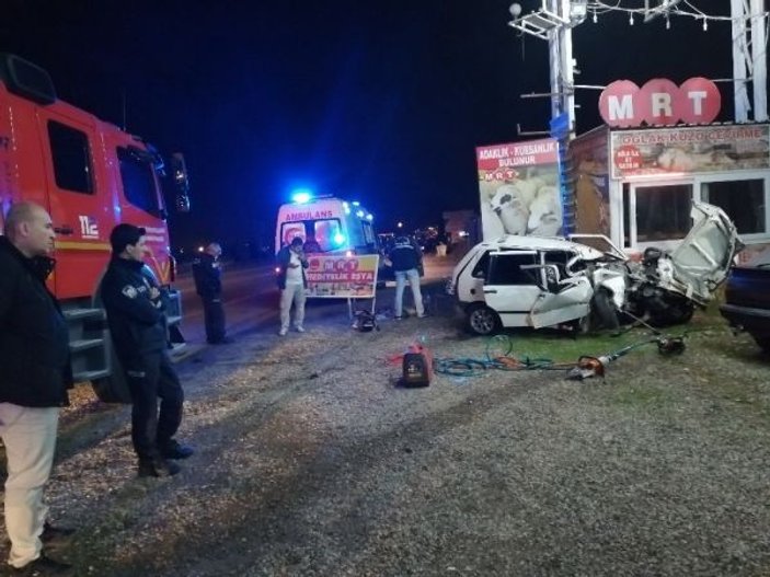 Manisa’da otomobil tıra arkadan çarptı: 1 ölü, 1 yaralı -4
