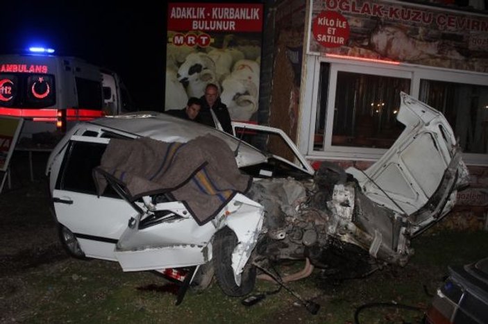 Manisa’da otomobil tıra arkadan çarptı: 1 ölü, 1 yaralı -3