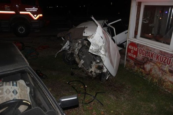 Manisa’da otomobil tıra arkadan çarptı: 1 ölü, 1 yaralı -9