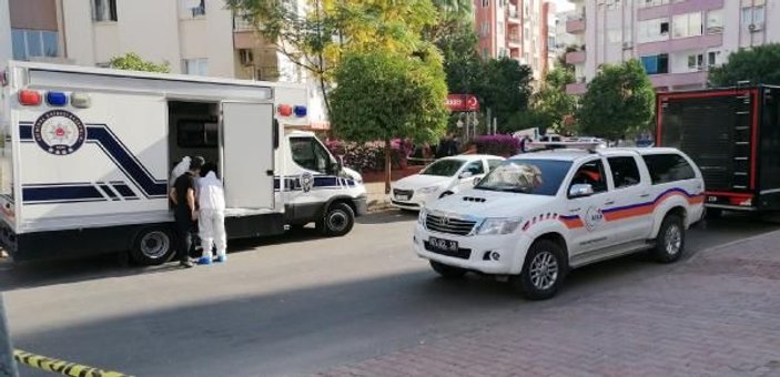 Antalya'da 4 kişilik aile ölü bulundu; siyanür bulgusuna rastlandı (3)- Yeniden -6