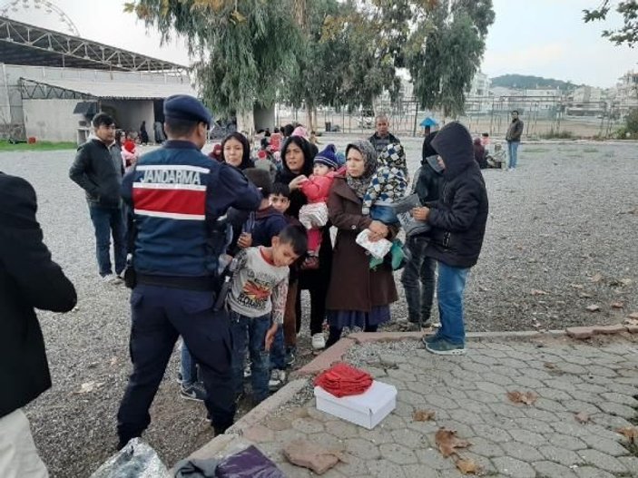 Balıkesir’de 86 kaçak göçmen ile 2 organizatör yakalandı -2