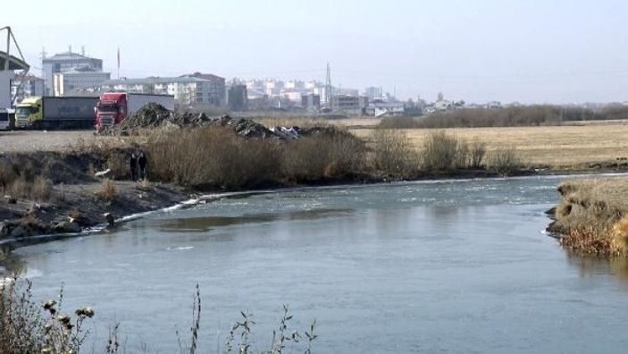 Kura Nehri'nin yüzeyi buz tuttu -3