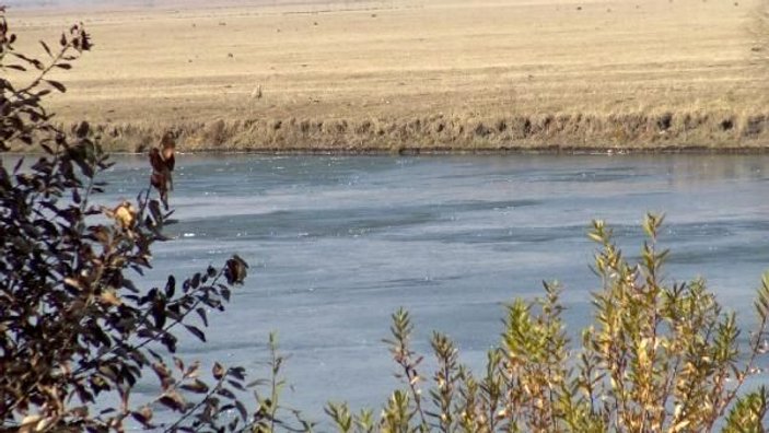 Kura Nehri'nin yüzeyi buz tuttu -8