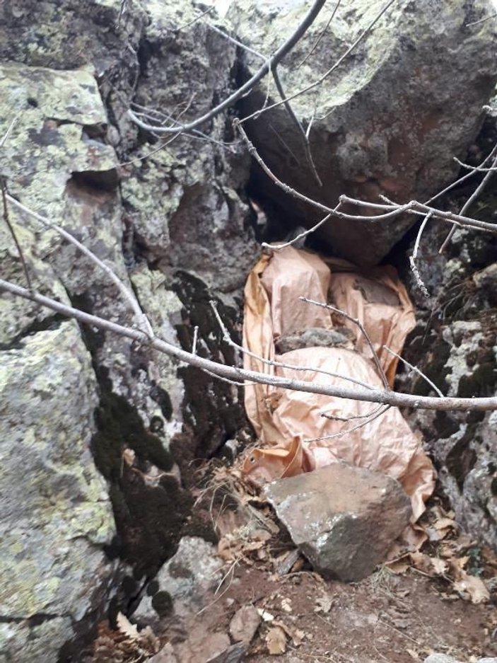 Bingöl'de PKK'ya ait 450 kilo 'amonyum nitrat' ele geçirildi  -3