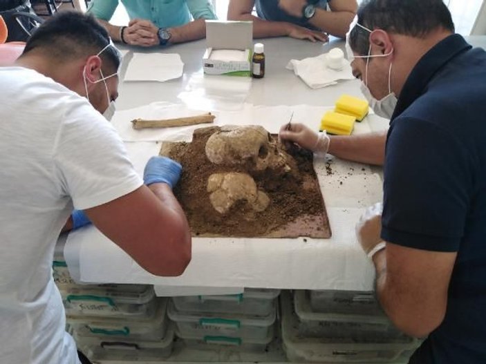 Çorum'daki kazıda, 3 bin 500 yıllık kafatası bulundu -6