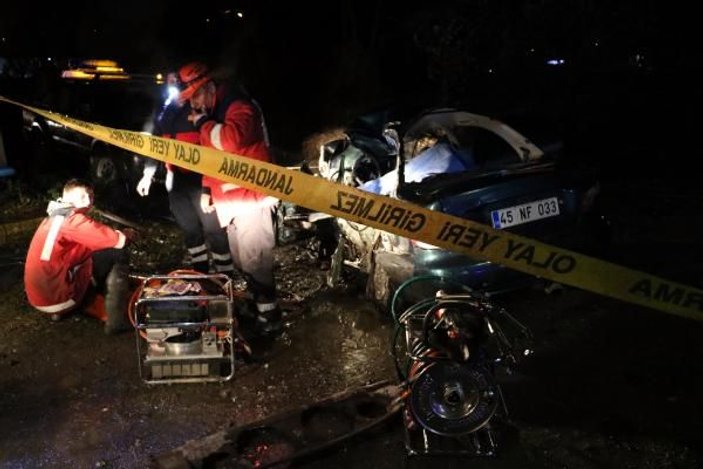 Zonguldak'ta 2 otomobil çarpıştı: 2 ölü, 1 yaralı -1