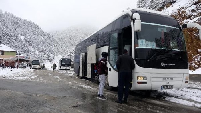 Doğu Karadeniz'de kardan 57 köy yolu kapandı -5