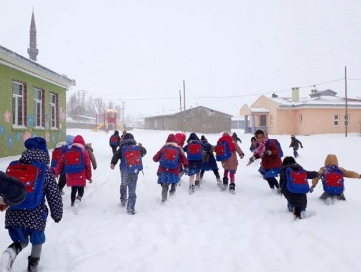 Erzincan Refahiye’de taşımalı eğitime kar tatili -1