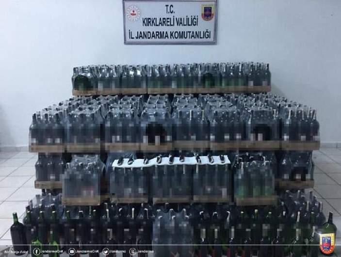 Kırklareli'de 3 bin 281 litre sahte içki ele geçirildi -1