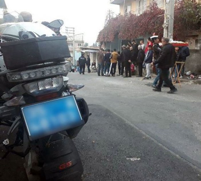 İzmir’de kahvehanede cinayet: 1 ölü, 2 yaralı -1