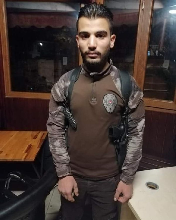 Suriyeli bir kişi özel harekat polisi üniformasıyla yakalandı -1