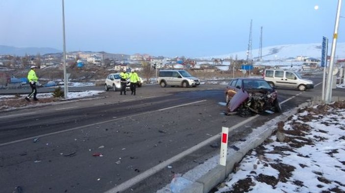 Ardahan’da trafik kazası: 4 yaralı -4