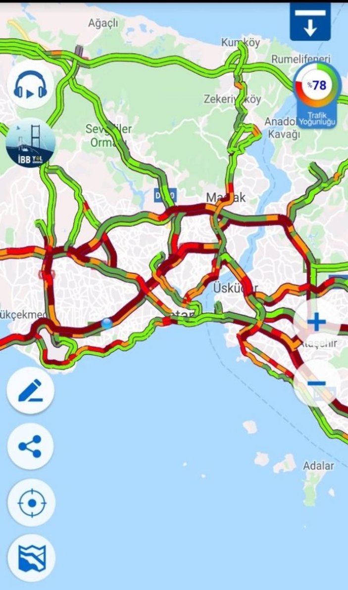 İstanbul’da yağış trafiği olumsuz etkiledi -1