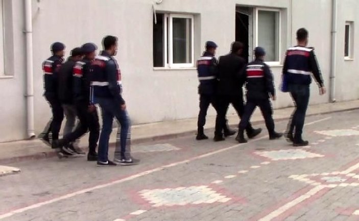 Mersin'de DEAŞ şüphelisi 2 kişi tutuklandı -1
