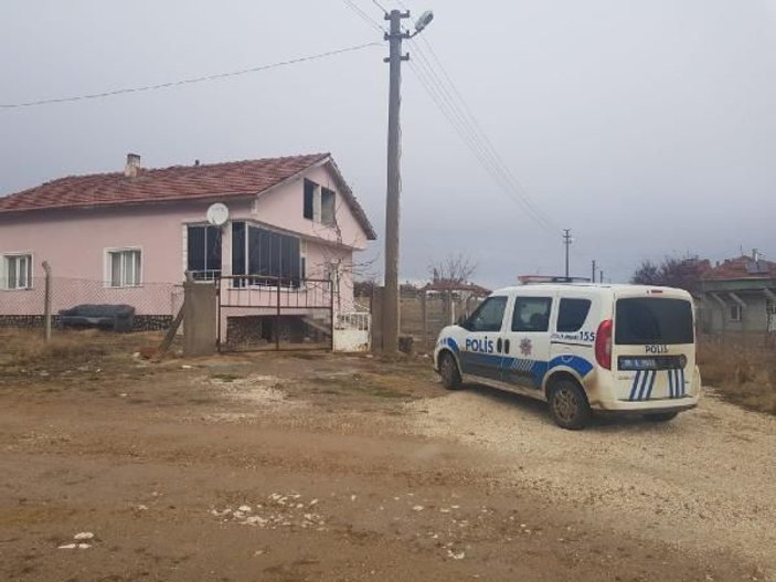 Kırşehir'de sobadan zehirlenen çocuk öldü, 2 kardeş tedaviye alındı -1